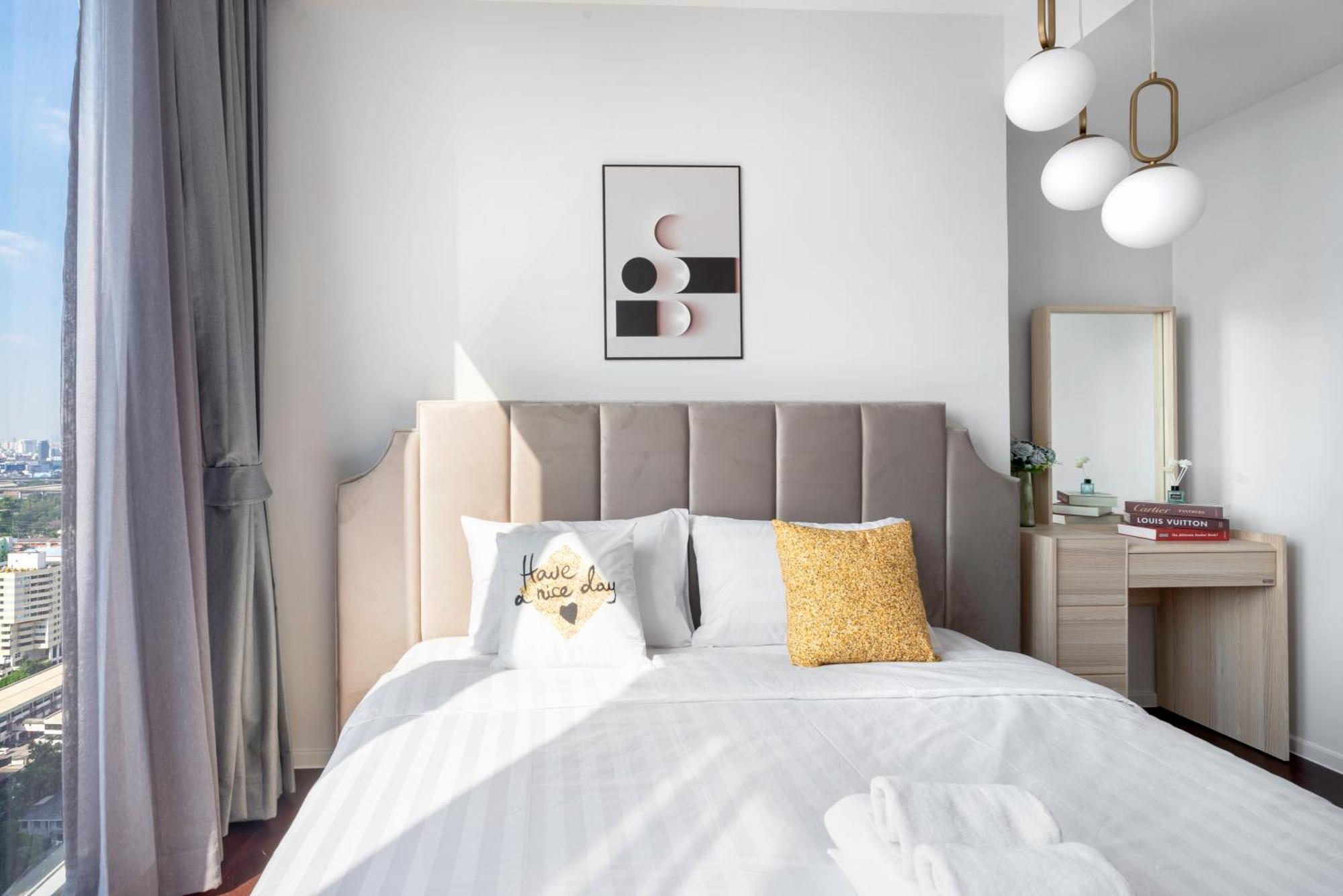 Appartamento The Echelon Sukhumvit 11 By Lefoyer Bangkok Esterno foto