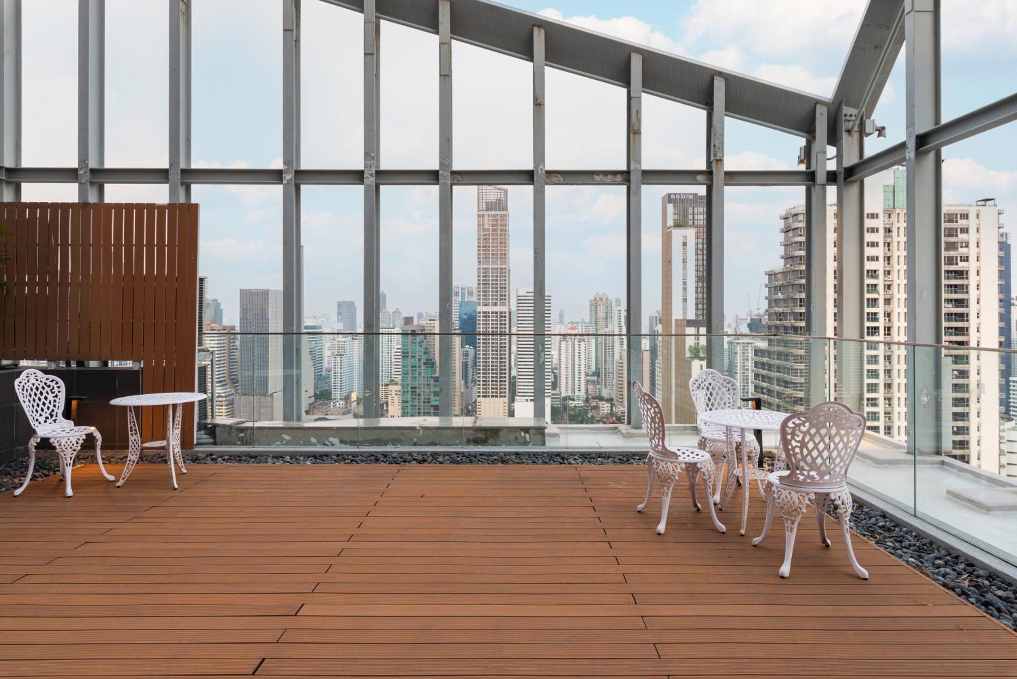 Appartamento The Echelon Sukhumvit 11 By Lefoyer Bangkok Esterno foto