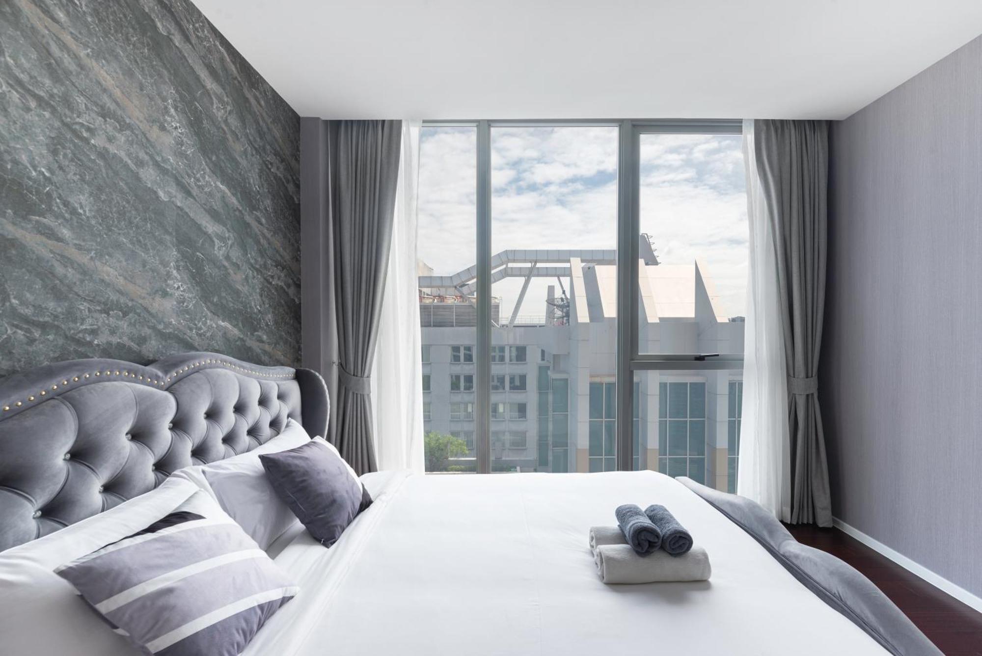 Appartamento The Echelon Sukhumvit 11 By Lefoyer Bangkok Esterno foto